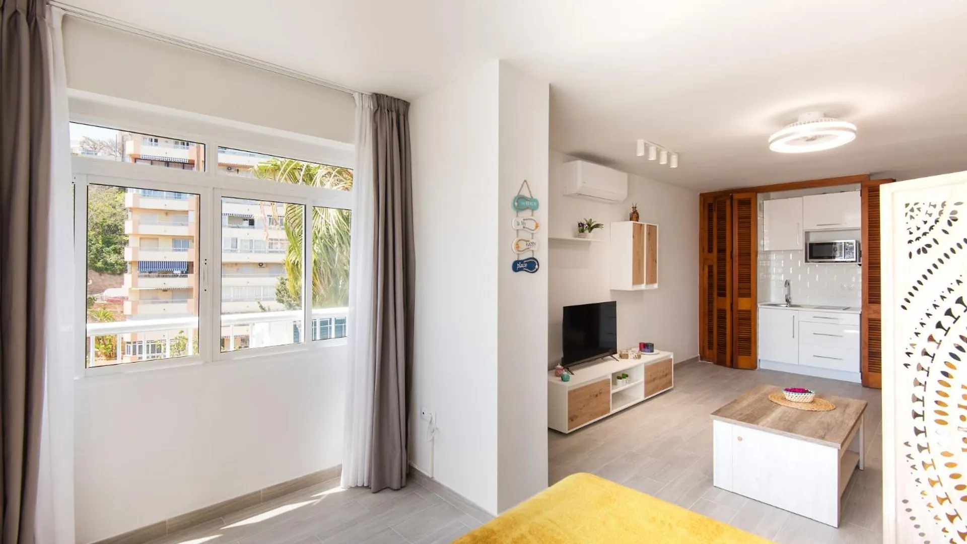Bajondillo Beach, Large Loft With Intense Sun Torremolinos 0*,  Spain
