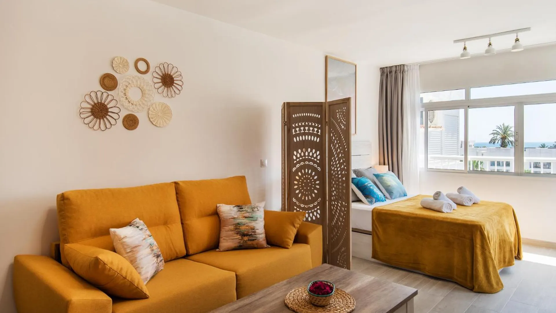 Апартаменты Bajondillo Beach, Large Loft With Intense Sun Торремолинос Испания