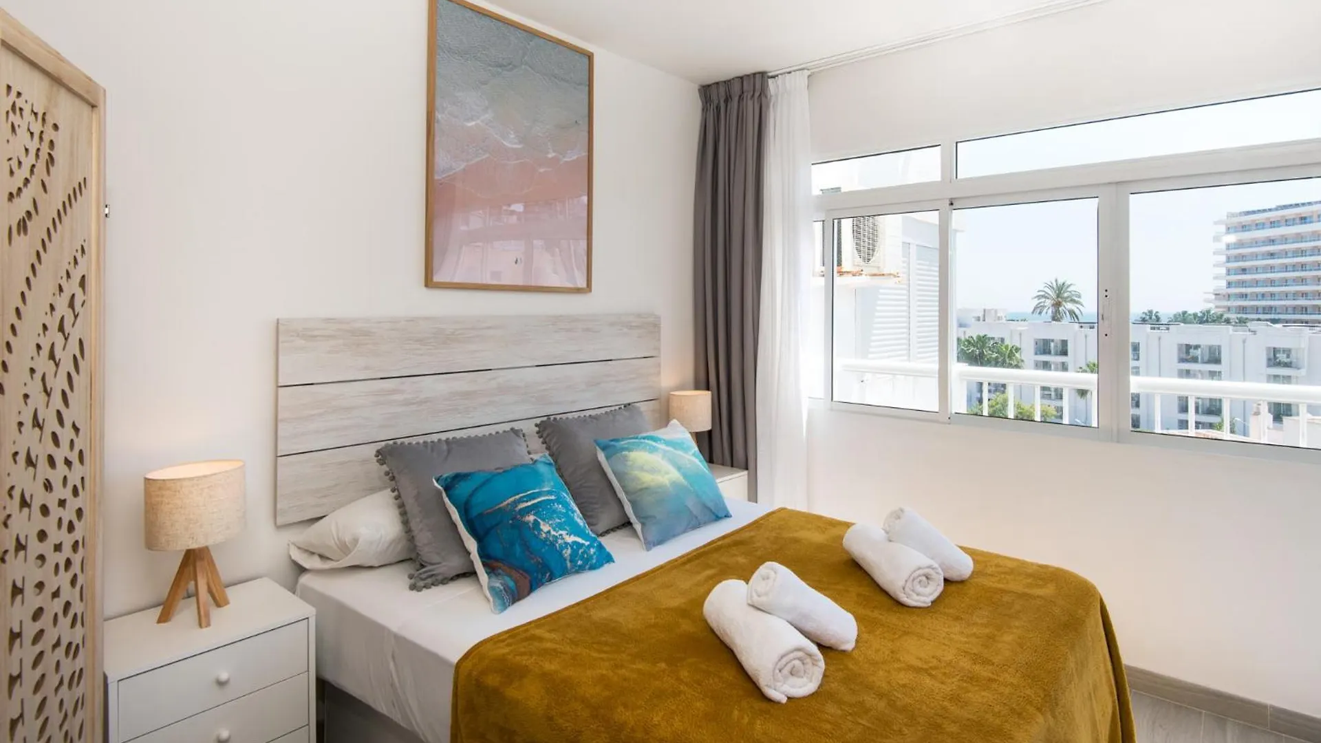 Apartment Bajondillo Beach, Large Loft With Intense Sun Torremolinos Spain