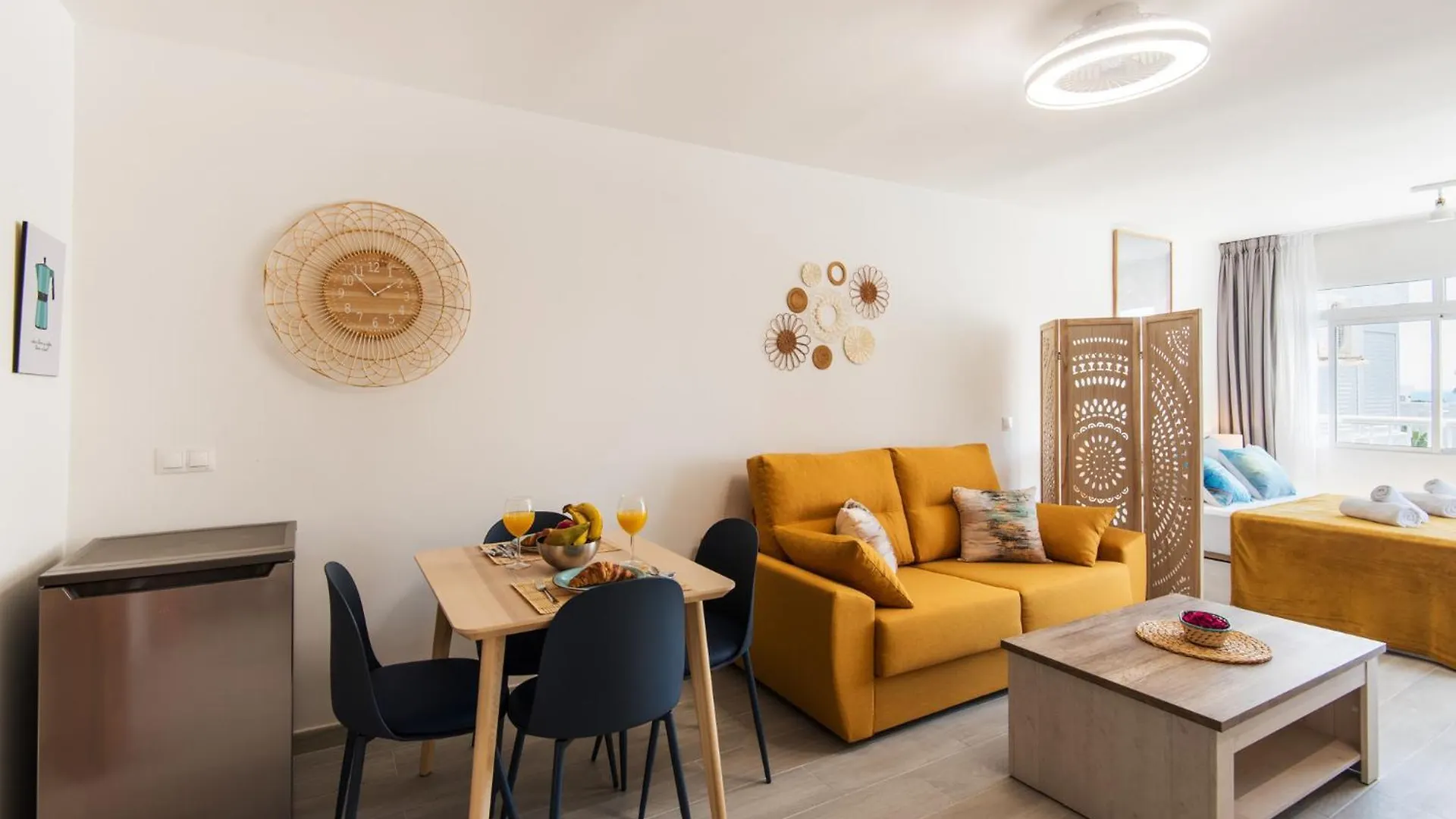 Bajondillo Beach, Large Loft With Intense Sun Torremolinos Apartment