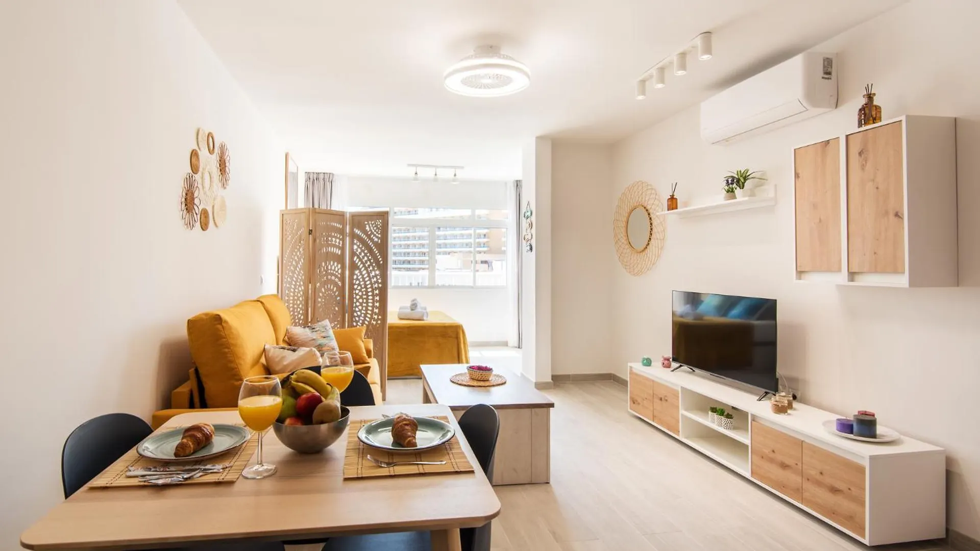 Bajondillo Beach, Large Loft With Intense Sun Torremolinos Apartment