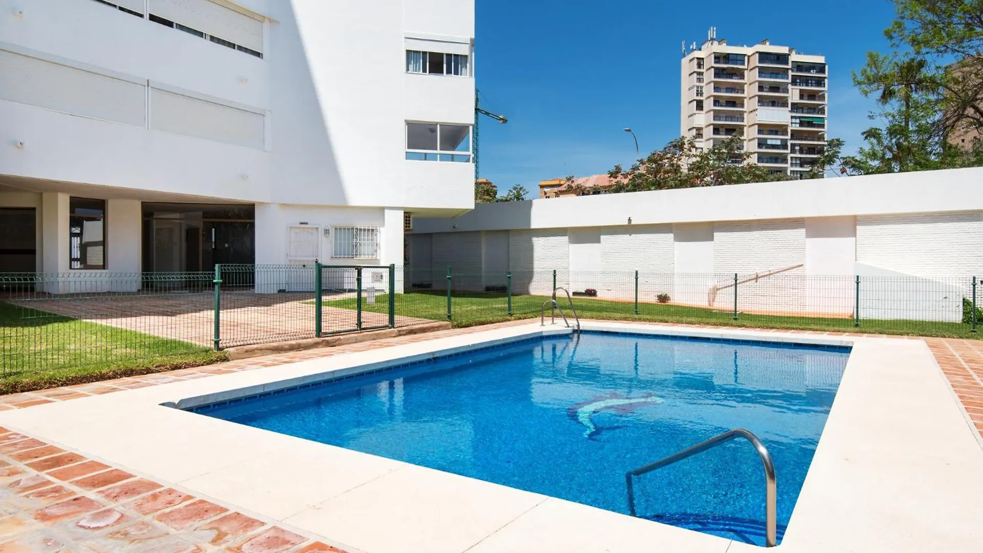 Bajondillo Beach, Large Loft With Intense Sun Torremolinos Apartment