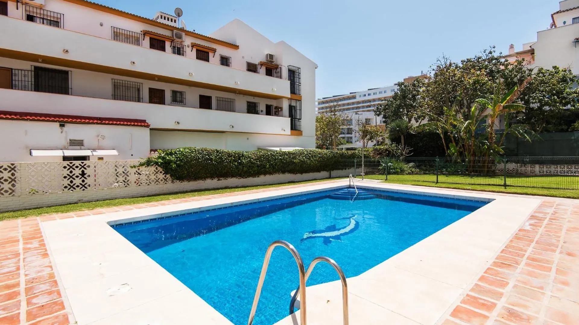 Apartment Bajondillo Beach, Large Loft With Intense Sun Torremolinos